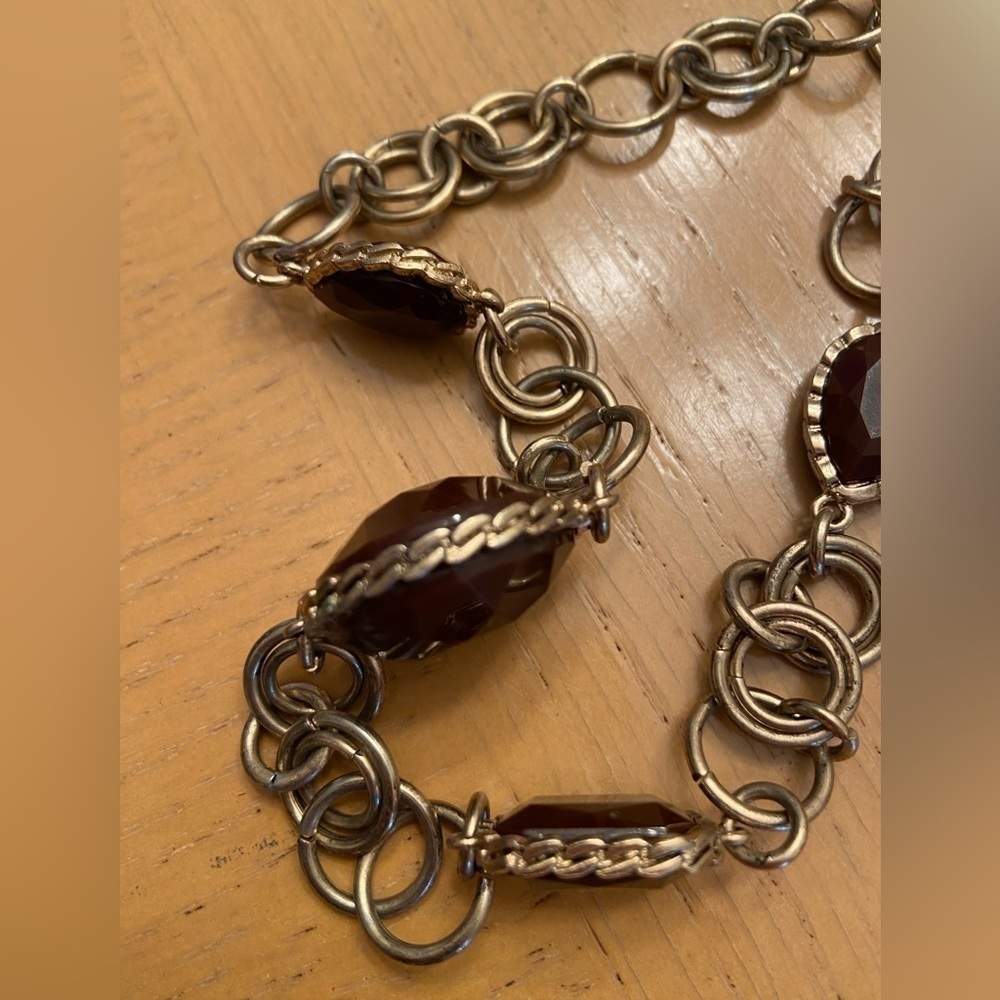 GREAT 34” LONG GOLD TONE NECKLACE WITH BROWN FACETED 2 DIMENSIONAL BEADS - Picture 4 of 4